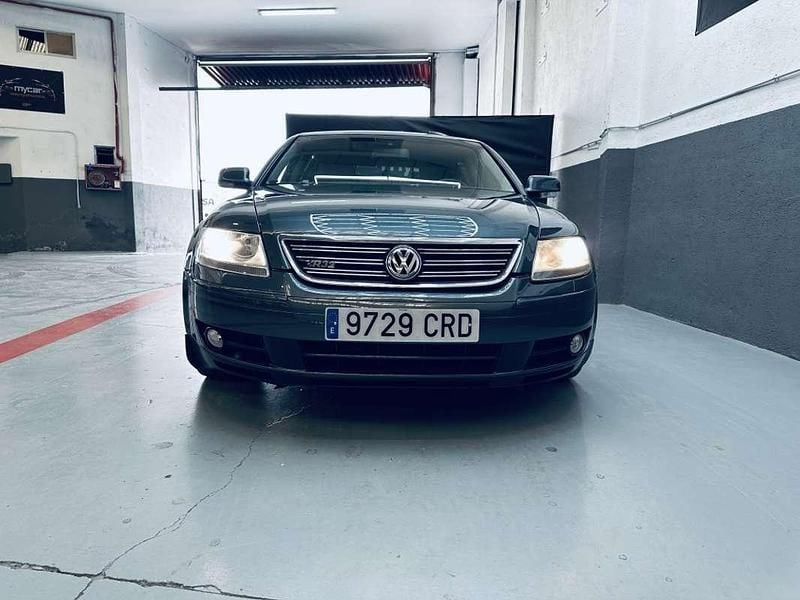 Begagnad VW Phaeton 241 HK (177 kW) 2004 Grå Sedan