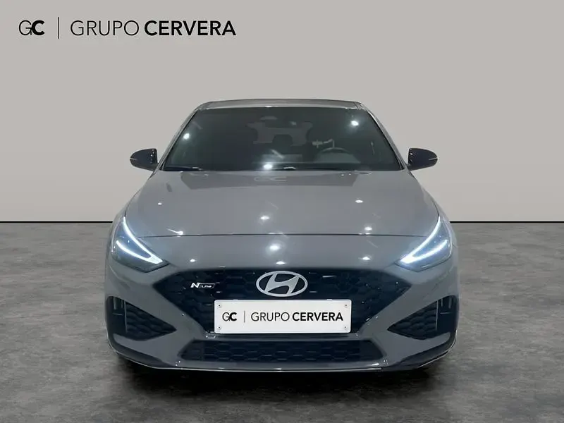 Usado Hyundai i30 N Line 120 CV (88 kW) 2025 Gris / plata Berlina