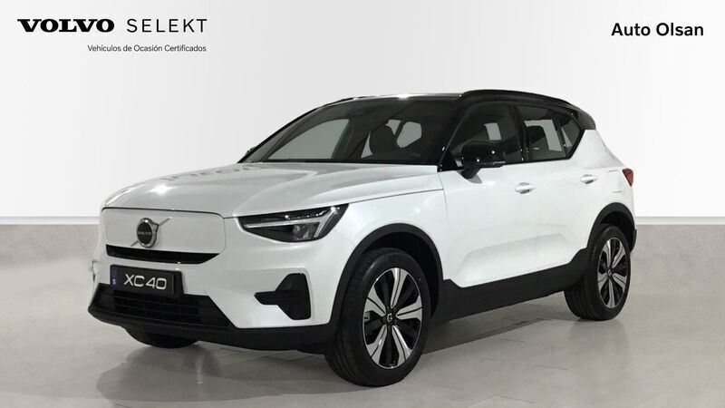 Blanco Usado 2023 Volvo XC40 Core SUV | 42.127 € (Caro) - Imagen 1/4