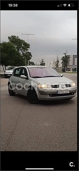 Gris / plata Usado 2002 Renault Mégane Authentique Berlina | 2000 € (Buen precio) - Imagen 1/4