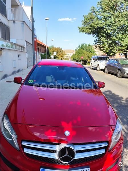Usado Mercedes A180 AMG line 109 CV (80 kW) 2014 Rojo Berlina