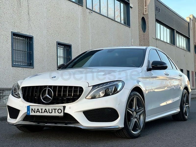 Usado Mercedes C220 AMG line 170 CV (125 kW) 2016 Blanco Berlina
