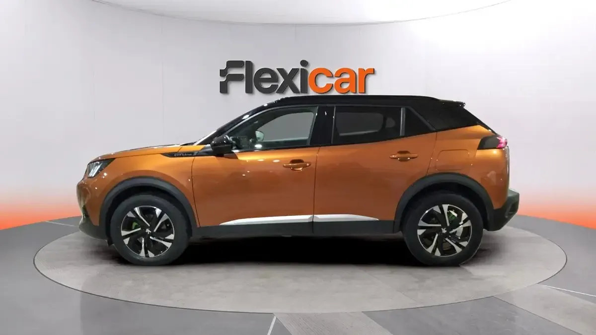 Usado Peugeot 2008 GT-line 131 CV (96 kW) 2020 Naranja SUV