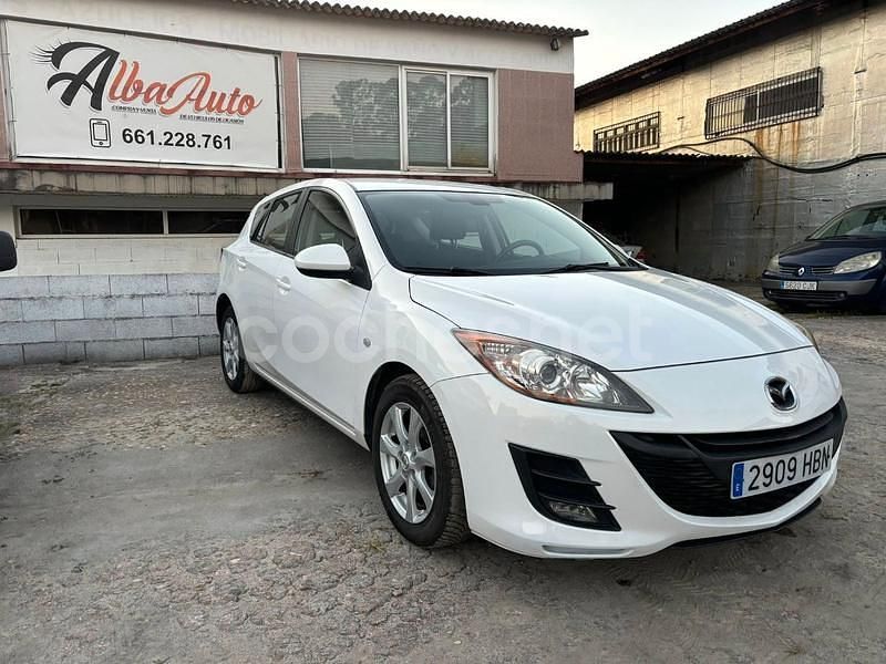 Blanco Usado 2011 Mazda 3 Active Berlina | 6900 € (Un poco caro) - Imagen 1/4