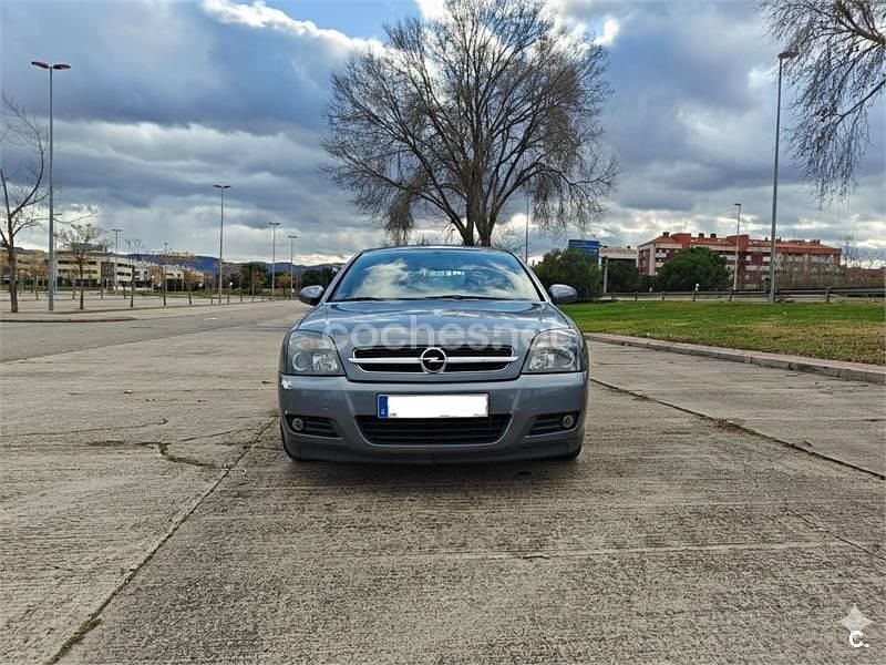 Usado Opel Vectra Cosmo 150 CV (110 kW) 2007 Gris / plata Berlina