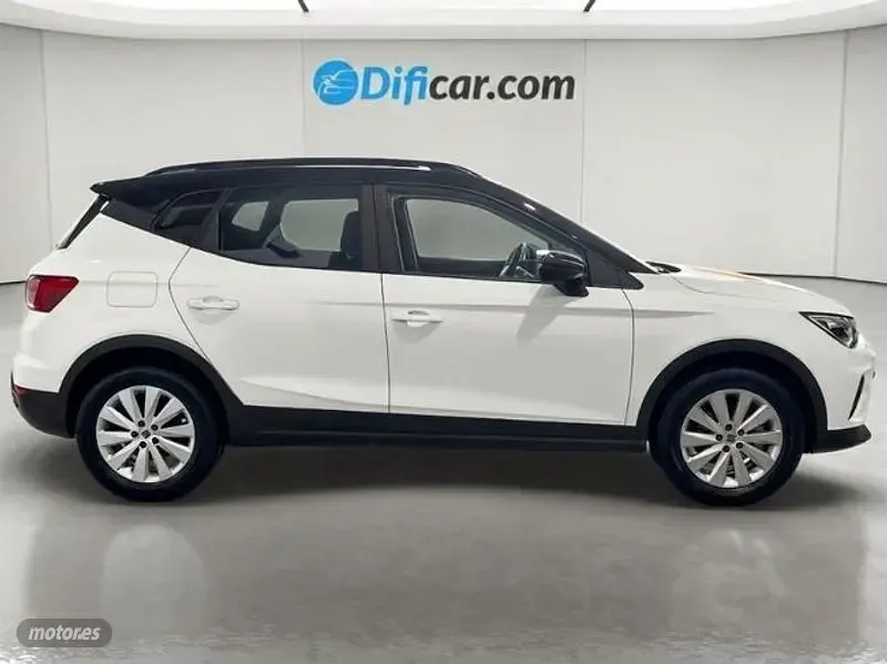 Usado Seat Arona Reference 95 CV (69 kW) 2024 Blanco SUV
