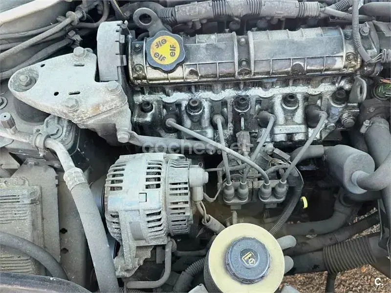 Usado Renault Laguna 95 CV (69 kW) 1997 Verde Berlina