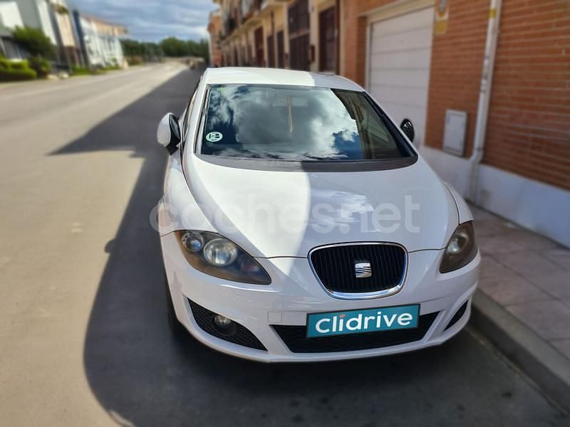 Usado Seat Leon Reference 90 CV (66 kW) 2013 Blanco Berlina