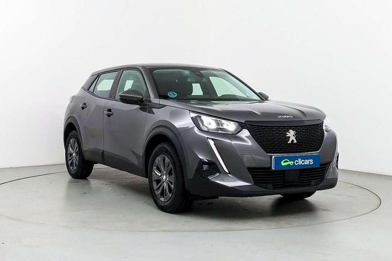 Usado Peugeot 2008 Active 110 CV (80 kW) 2021 Gris SUV