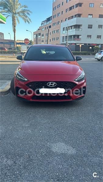 Usado Hyundai i30 N Line 160 CV (117 kW) 2023 Rojo Berlina