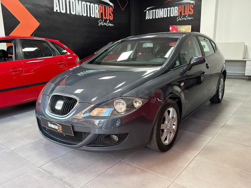 Usado Seat Leon Reference 105 CV (77 kW) 2006 Gris / plata Utilitario