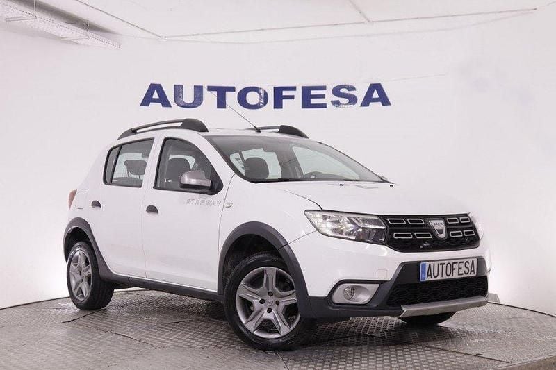 Usado Dacia Sandero Stepway 90 CV (66 kW) 2017 Blanco