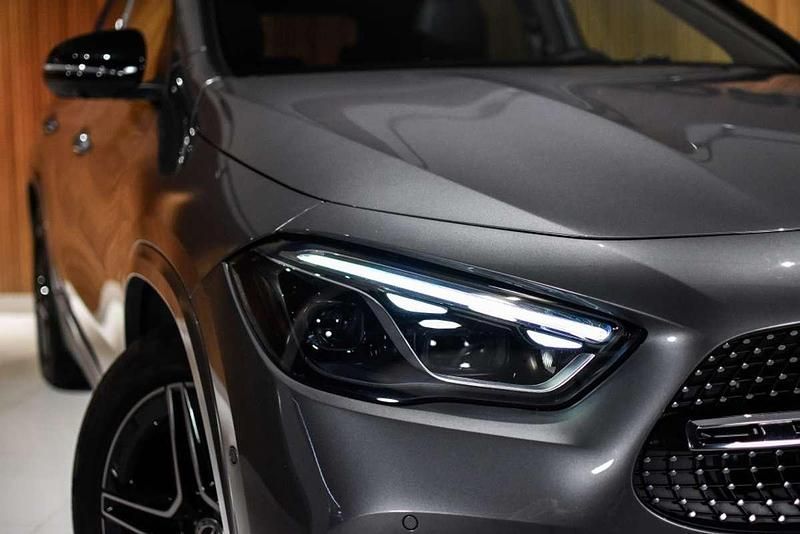 Usado Mercedes GLA200 150 CV (110 kW) 2025 Azul SUV