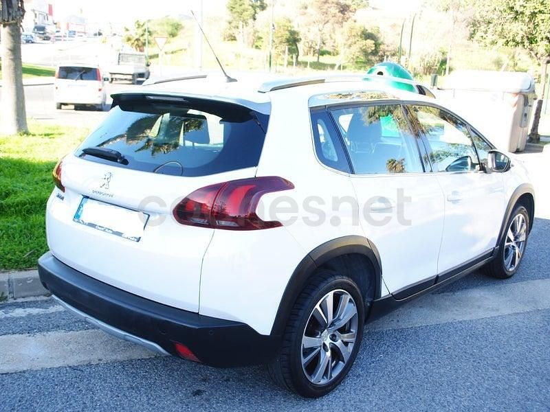 Usado Peugeot 2008 Allure 120 CV (88 kW) 2018 Blanco SUV