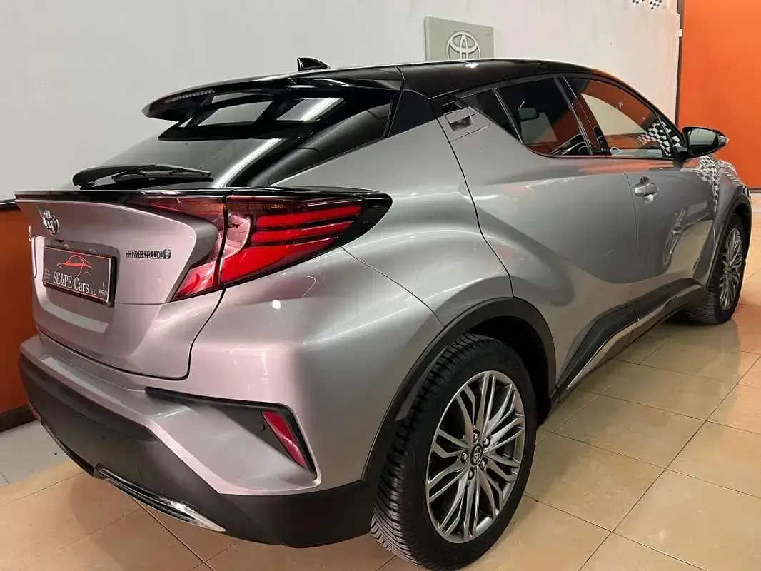Usado Toyota C-HR Advance 184 CV (135 kW) 2021 Gris SUV