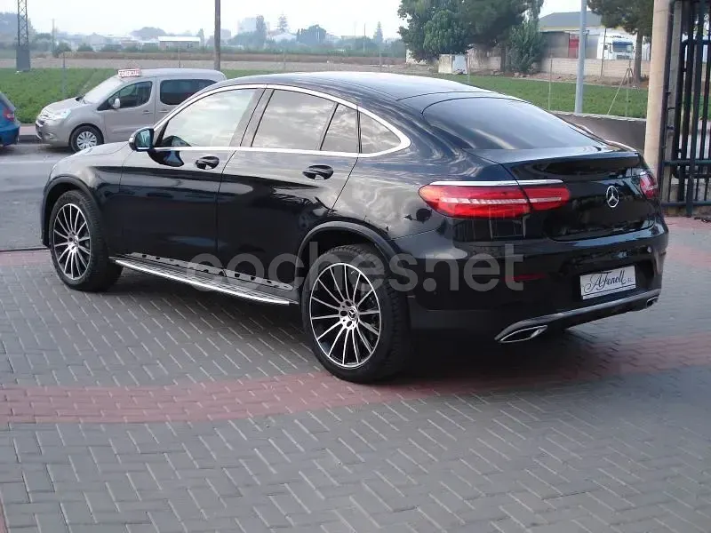 Usado Mercedes GLC250 204 CV (150 kW) 2017 Negro SUV