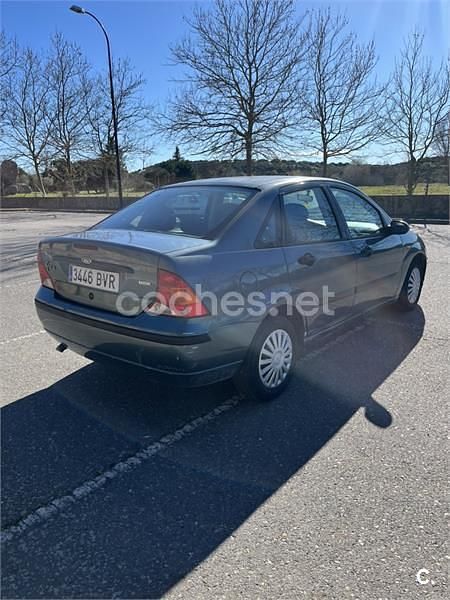 Usado Ford Focus Ambiente 90 CV (66 kW) 2002 Verde Berlina