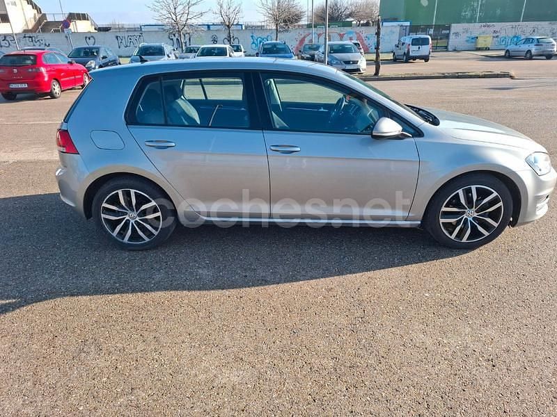 Usado VW Golf VII 110 CV (80 kW) 2014 Gris / plata Berlina