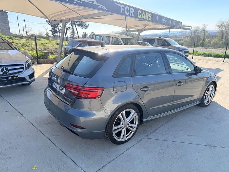 Usado Audi A3 S-Line 150 CV (110 kW) 2019 Gris / plata Berlina