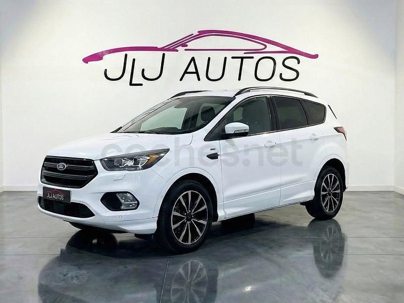 Usado Ford Kuga ST-Line 150 CV (110 kW) 2017 Blanco SUV