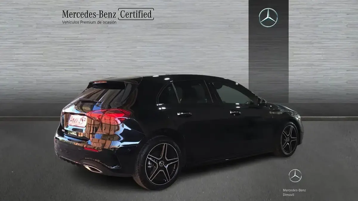 Usado Mercedes A180 136 CV (100 kW) 2024 Negro noche