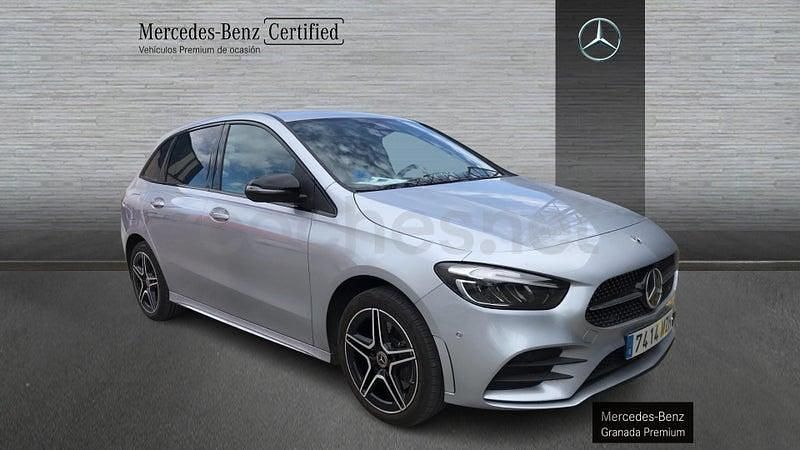 Usado Mercedes B250e AMG line 218 CV (160 kW) 2025 Plata hightech Monovolumen