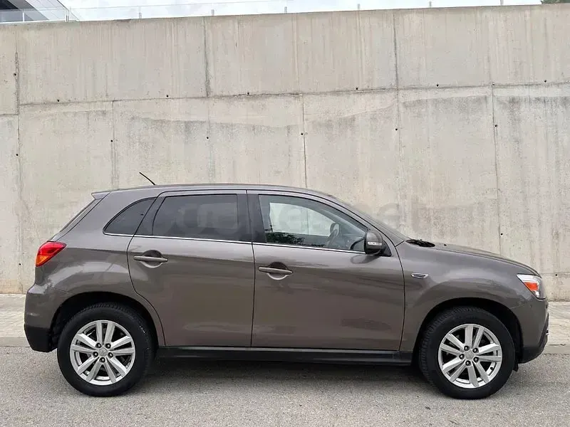 Usado Mitsubishi ASX Motion 116 CV (85 kW) 2012 Gris / plata SUV