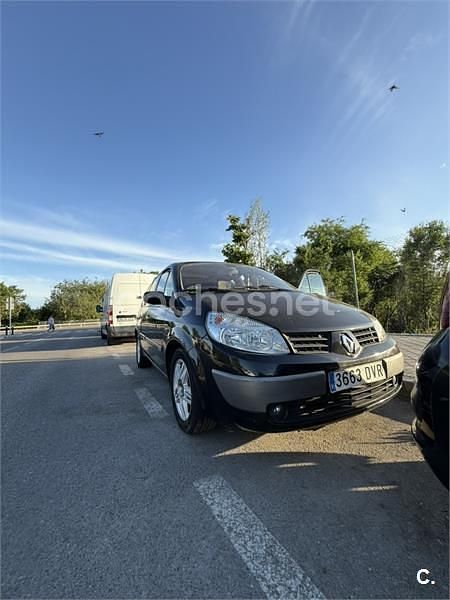Usado Renault Scénic II Dynamique 130 CV (95 kW) 2006 Negro Monovolumen