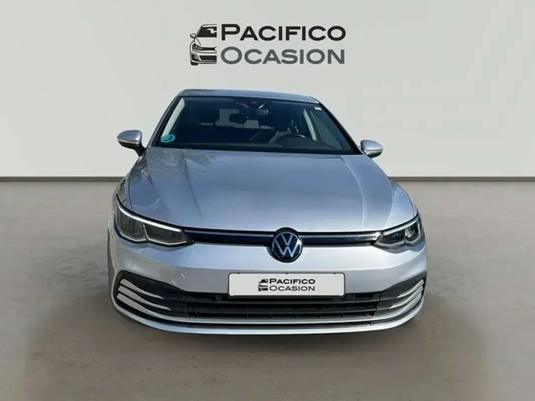 Usado VW Golf VIII Life 110 CV (80 kW) 2022 Gris Utilitario