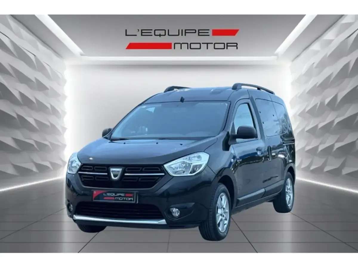 Usado Dacia Dokker Comfort 95 CV (69 kW) 2020 Negro Monovolumen