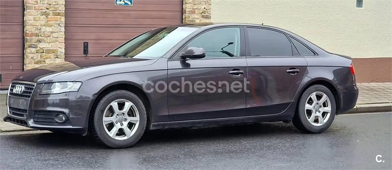 Usado Audi A4 140 CV (102 kW) 2009 Negro Berlina