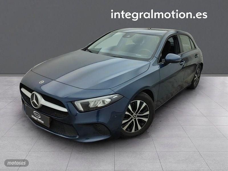 Azul Usado 2021 Mercedes A180 Berlina | 21.900 € (Buen precio) - Imagen 1/4
