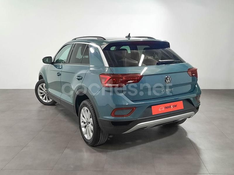 Usado VW T-Roc Life 110 CV (80 kW) 2024 Gris / plata SUV