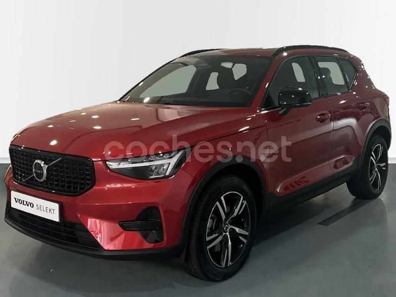Rojo Usado 2024 Volvo XC40 Plus SUV | 37.500 € (Caro) - Imagen 1/4