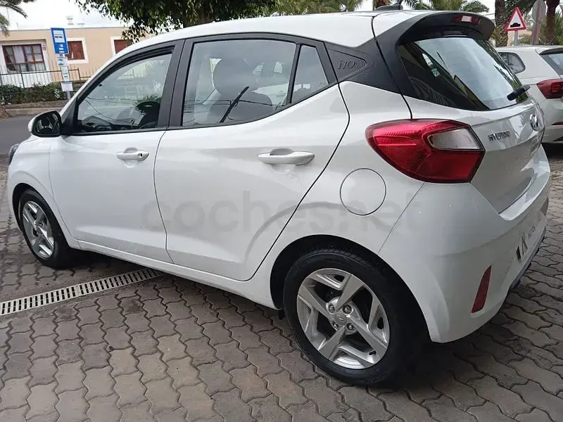 Usado Hyundai i10 67 CV (49 kW) 2023 Blanco Utilitario