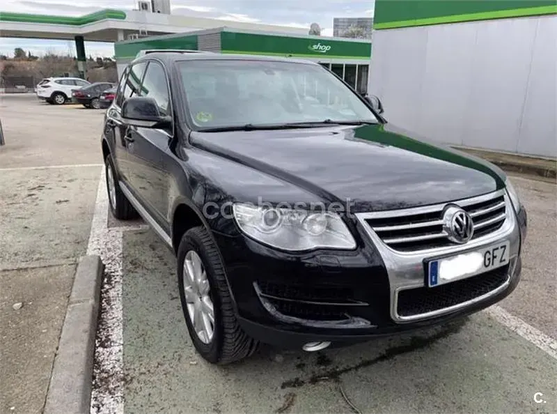 Usado VW Touareg 225 CV (165 kW) 2008 Negro SUV