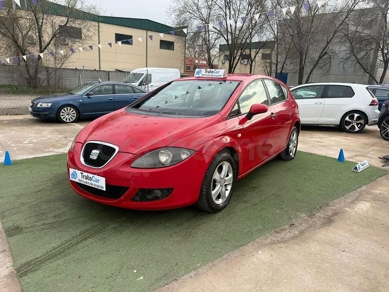 Usado Seat Leon Style 105 CV (77 kW) 2009 Rojo Utilitario