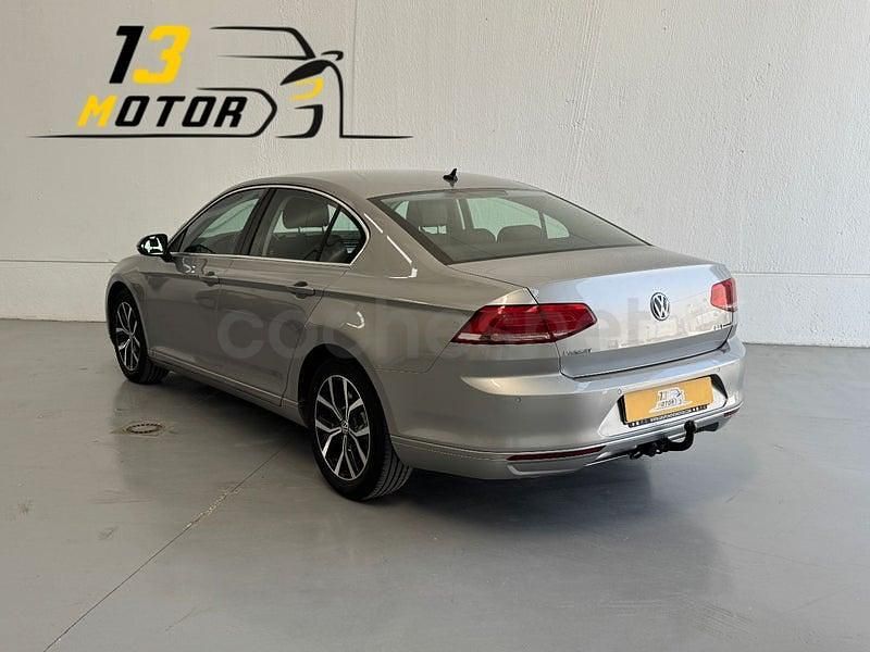 Begagnad VW Passat Advance 150 HK (110 kW) 2015 Grå Sedan