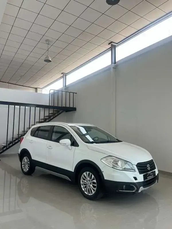 Usado Suzuki SX4 120 CV (88 kW) 2016 Blanco SUV