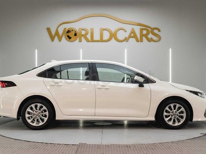 Usado Toyota Corolla Active 125 CV (91 kW) 2023 Blanco Berlina