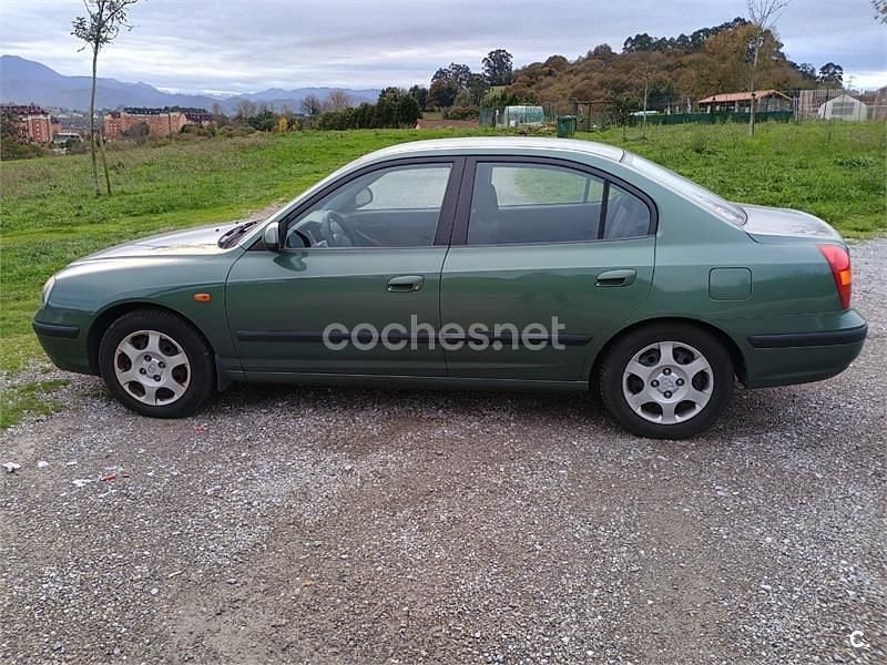 Verde Usado 2002 Hyundai Elantra Berlina | 2500 € - Imagen 1/4