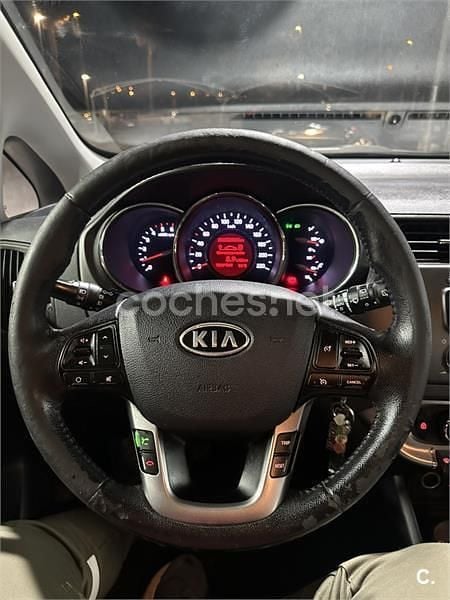 Usado Kia Rio 90 CV (66 kW) 2012 Blanco Berlina