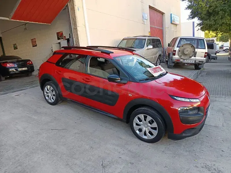 Usado Citroën C4 Shine 100 CV (73 kW) 2017 Rojo Berlina