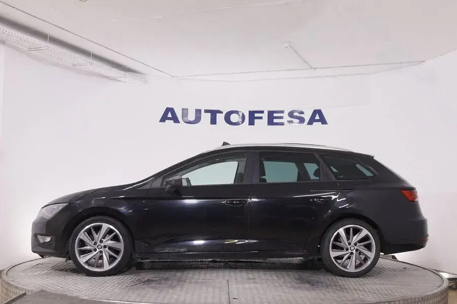 Usado Seat Leon ST FR 150 CV (110 kW) 2014 Negro Familiar