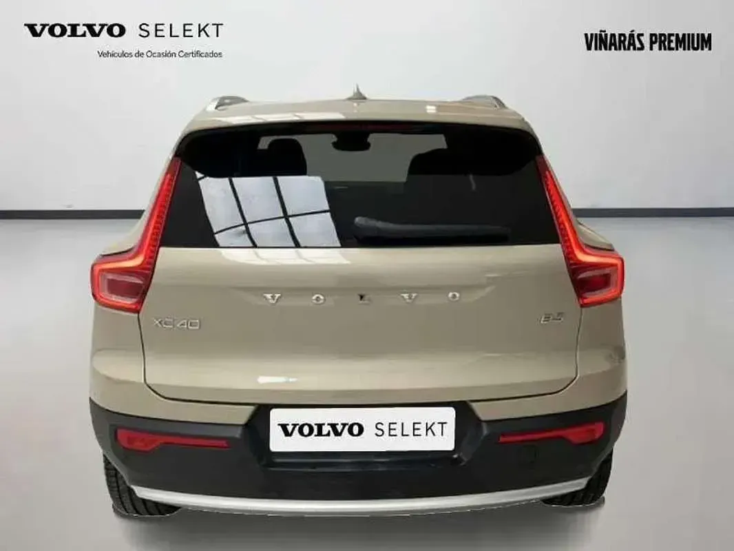 Brugt Volvo XC40 Core 163 HK (119 kW) 2025 Sølv SUV
