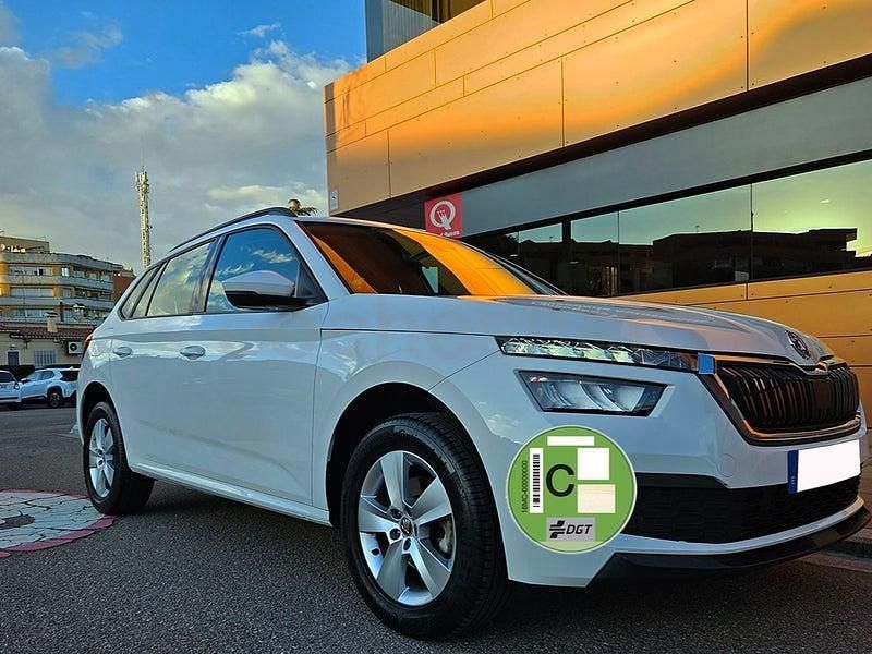 Usado Skoda Kamiq Active 95 CV (69 kW) 2022 Blanco SUV