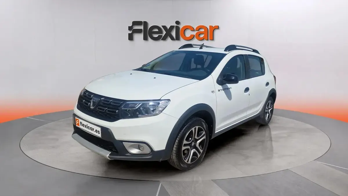 Usado Dacia Sandero Comfort 100 CV (73 kW) 2020 Blanco Berlina