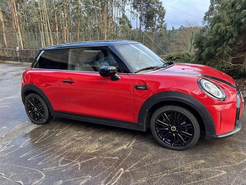 Usado Mini Cooper SE 135 kW (184 CV) 2022 Rojo Utilitario