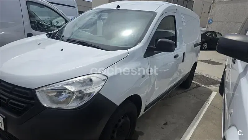 Usado Dacia Dokker Essentiel 102 CV (75 kW) 2019 Blanco Monovolumen