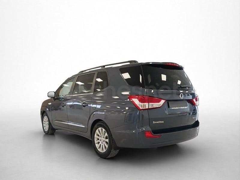 Usado Ssangyong (KGM) Rodius Limited 155 CV (114 kW) 2015 Azul Monovolumen